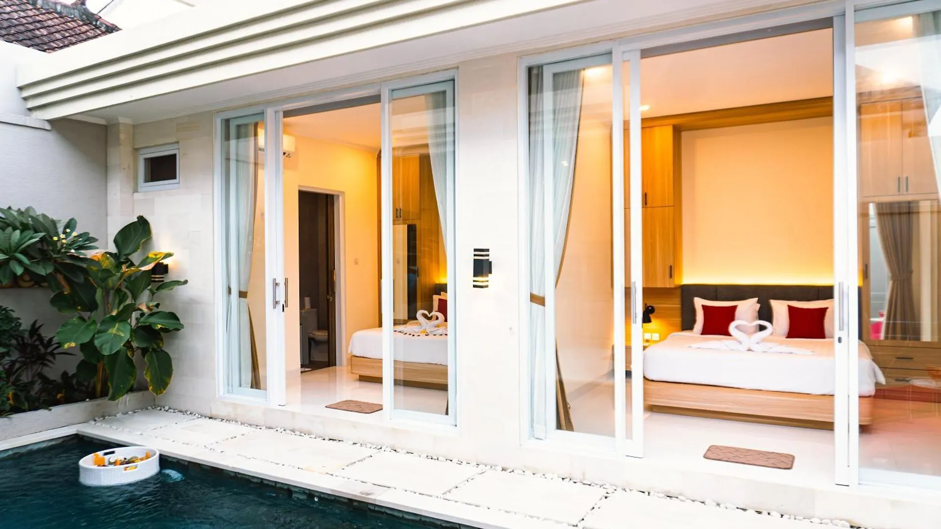 Mayu Kamandari Villa Seminyak  Indonesia
